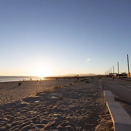 Appartement Ocean View In Costa Da Caparica - Fall In With The View!
